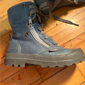 Palladium Pampq hi zip sherpa lined blue booties